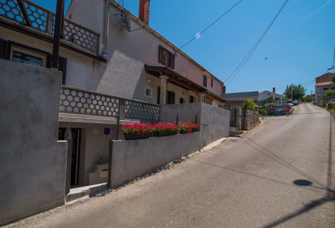 Apartment Andrija Vrbnik Dış mekan fotoğraf